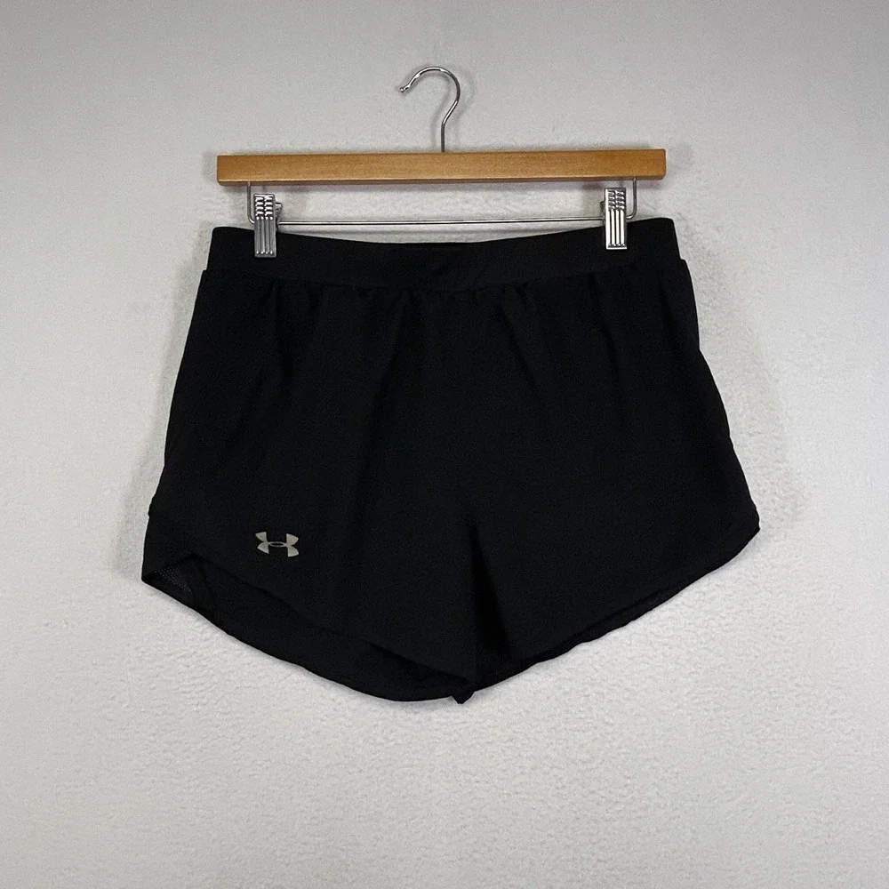 Sporty Under Armour Womens MD Black HeatGear Mesh Panel Running Shorts‎